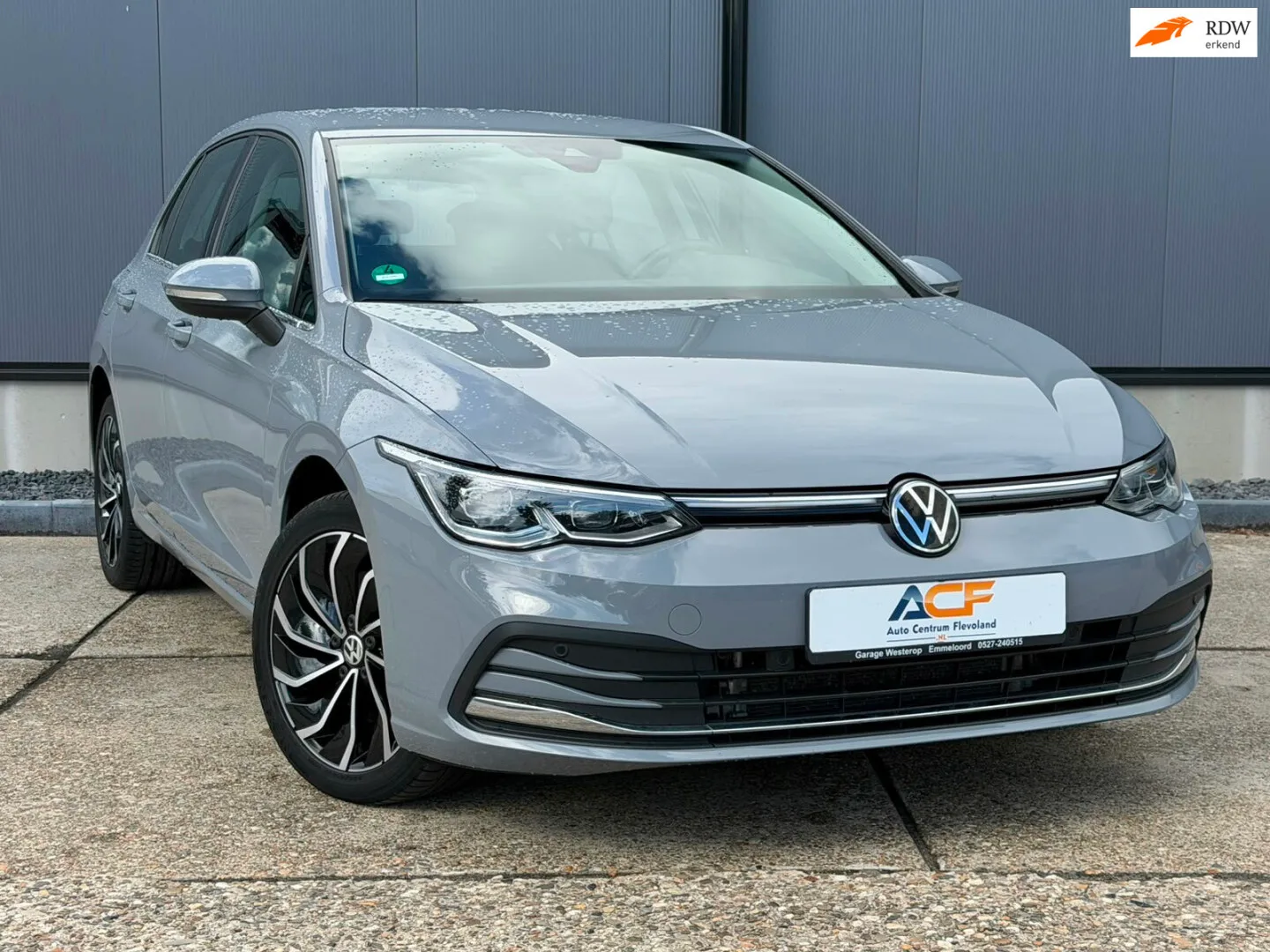 Volkswagen Golf (2023) — foto 1