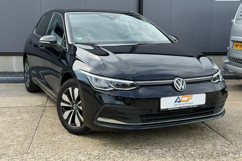 Volkswagen Golf (2023)
