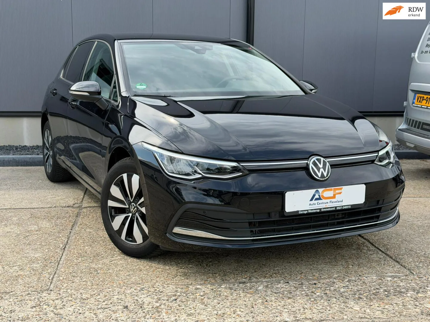 Volkswagen Golf (2023) — foto 1
