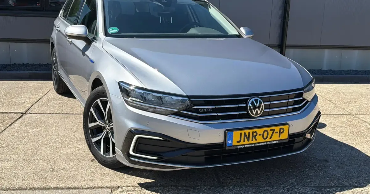 Volkswagen Passat (2022) — foto 1