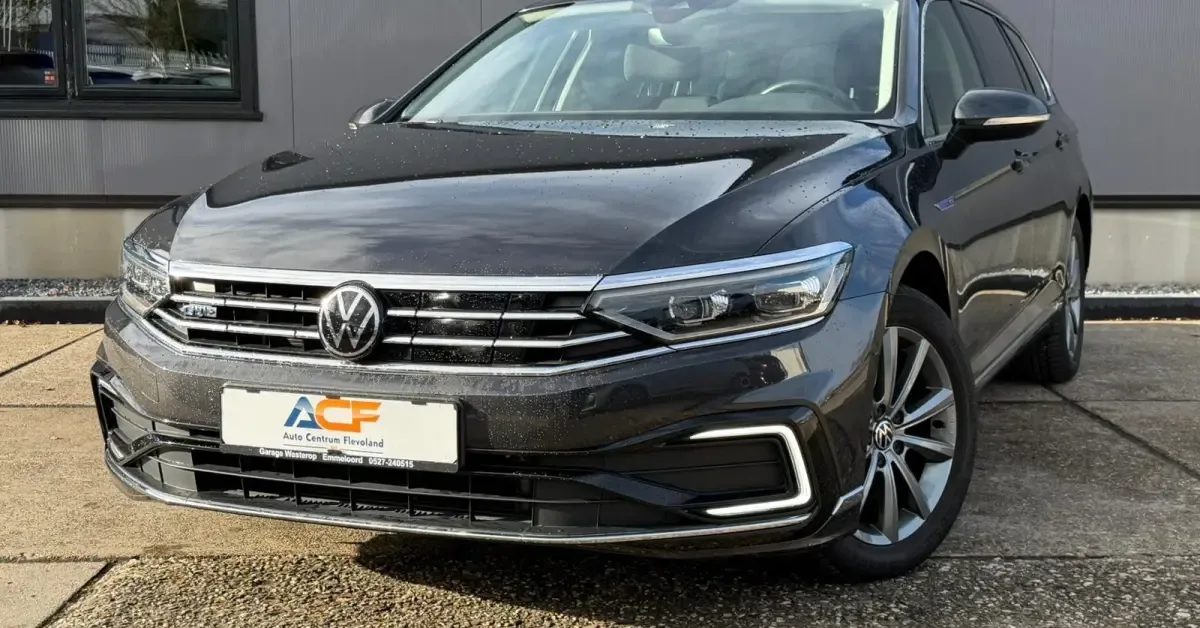 Volkswagen Passat (2021) — foto 1