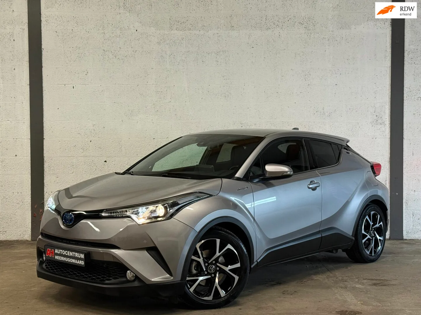 Toyota C-HR (2019) — foto 1