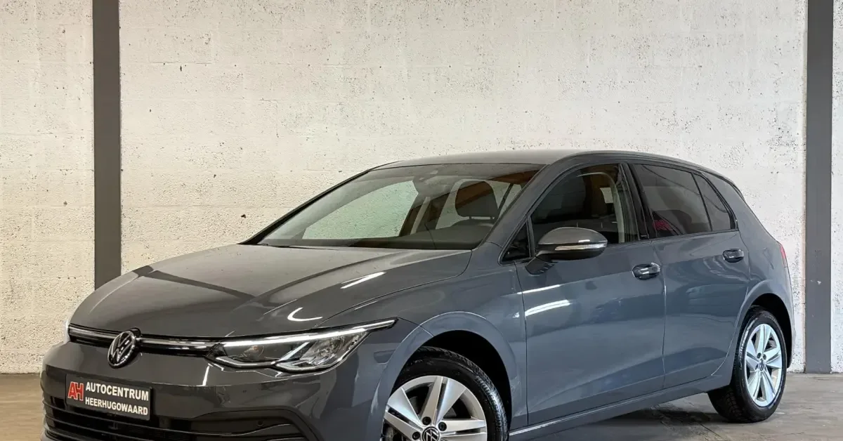 Volkswagen Golf (2022) — foto 1