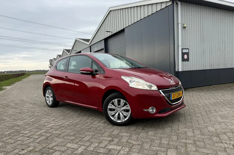 Peugeot 208 (2012)
