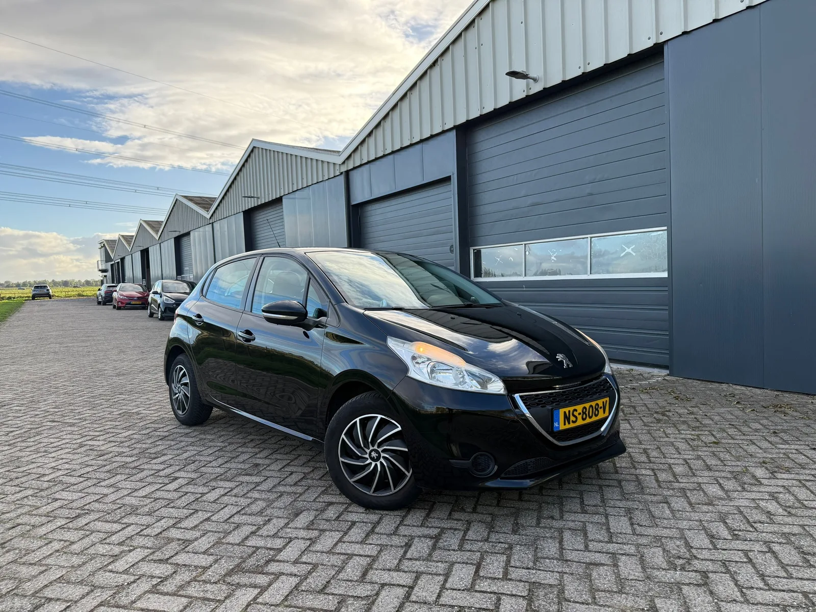 Peugeot 208 (2013) — foto 1