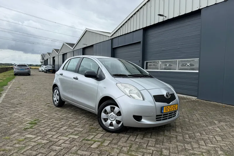 Toyota Yaris (2006)