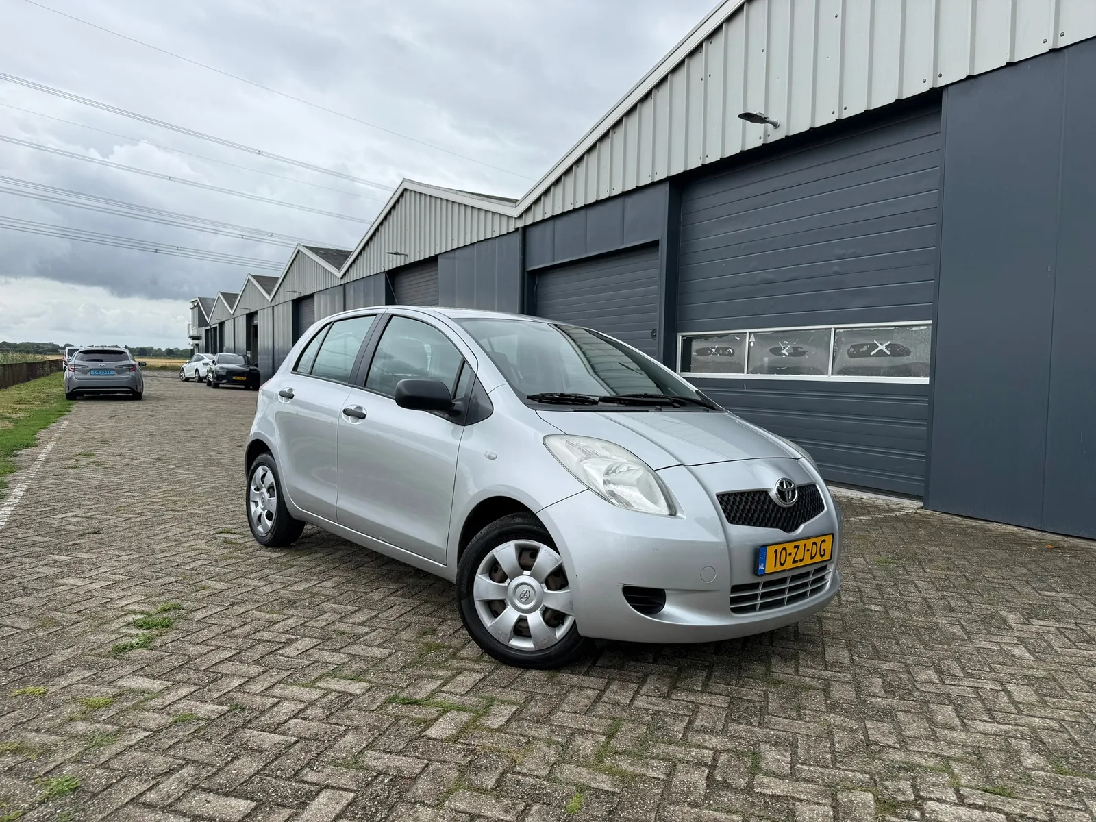 Toyota Yaris (2006) — foto 1