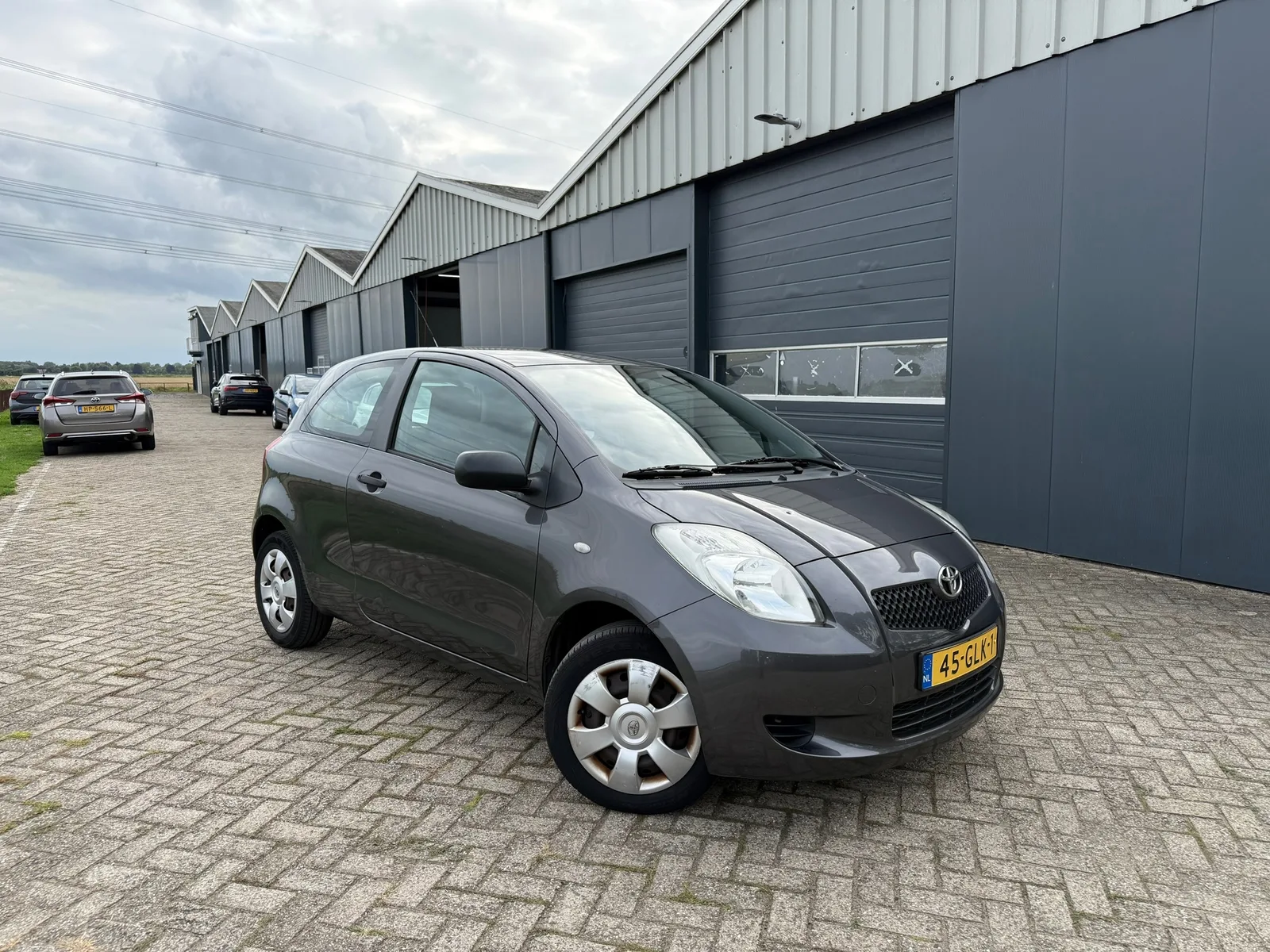 Toyota Yaris (2008) — foto 1