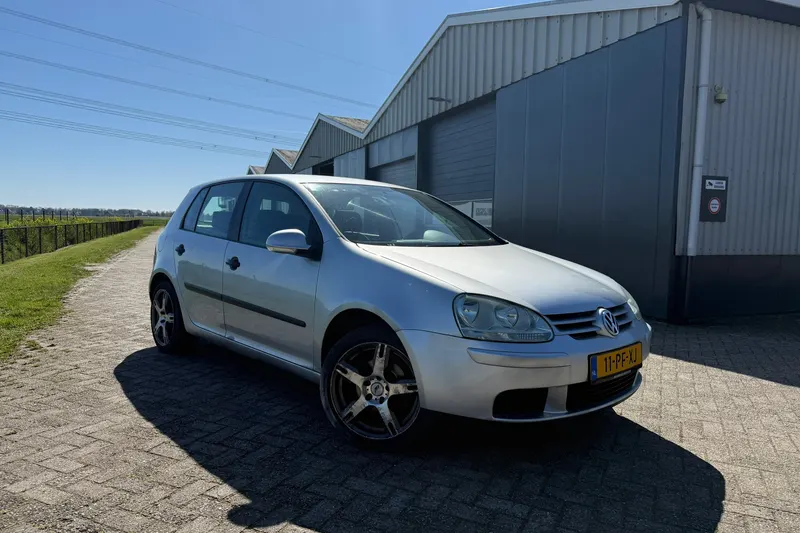 Volkswagen Golf (2004)