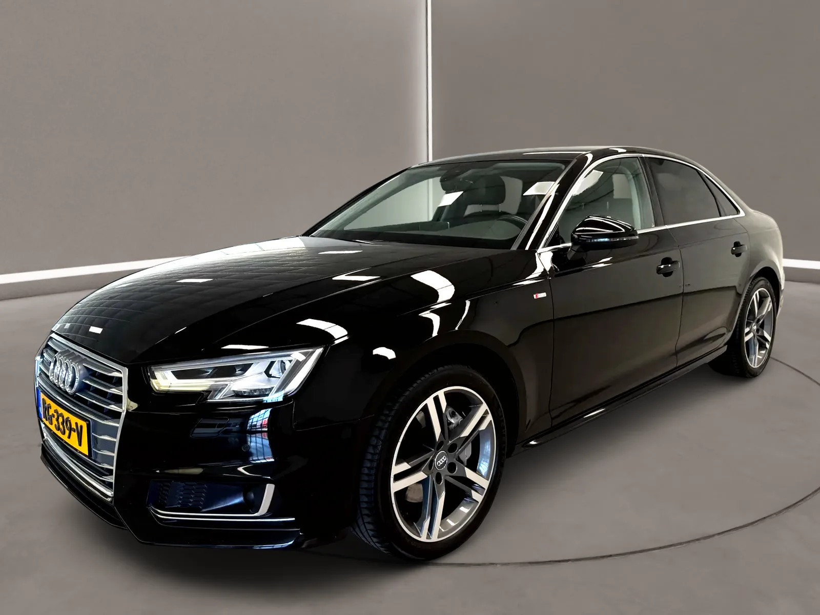 Audi A4 (2017) — foto 1