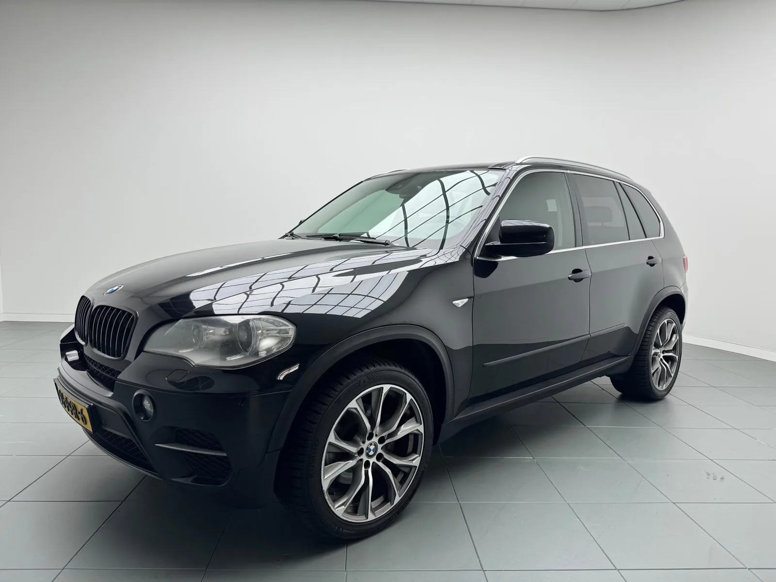 BMW X5 (2011) — foto 1