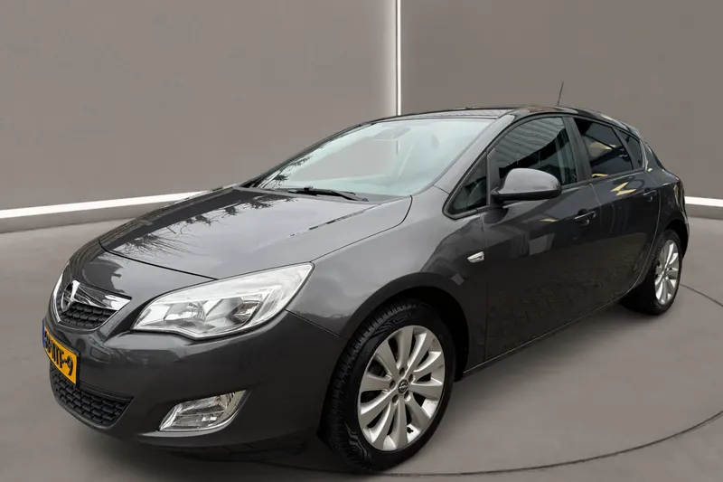 Opel Astra (2010)