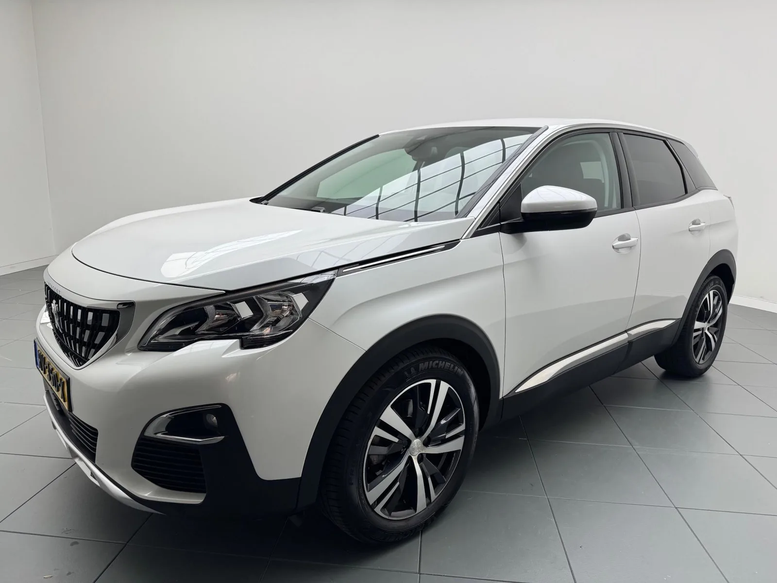 Peugeot 3008 (2017) — foto 1