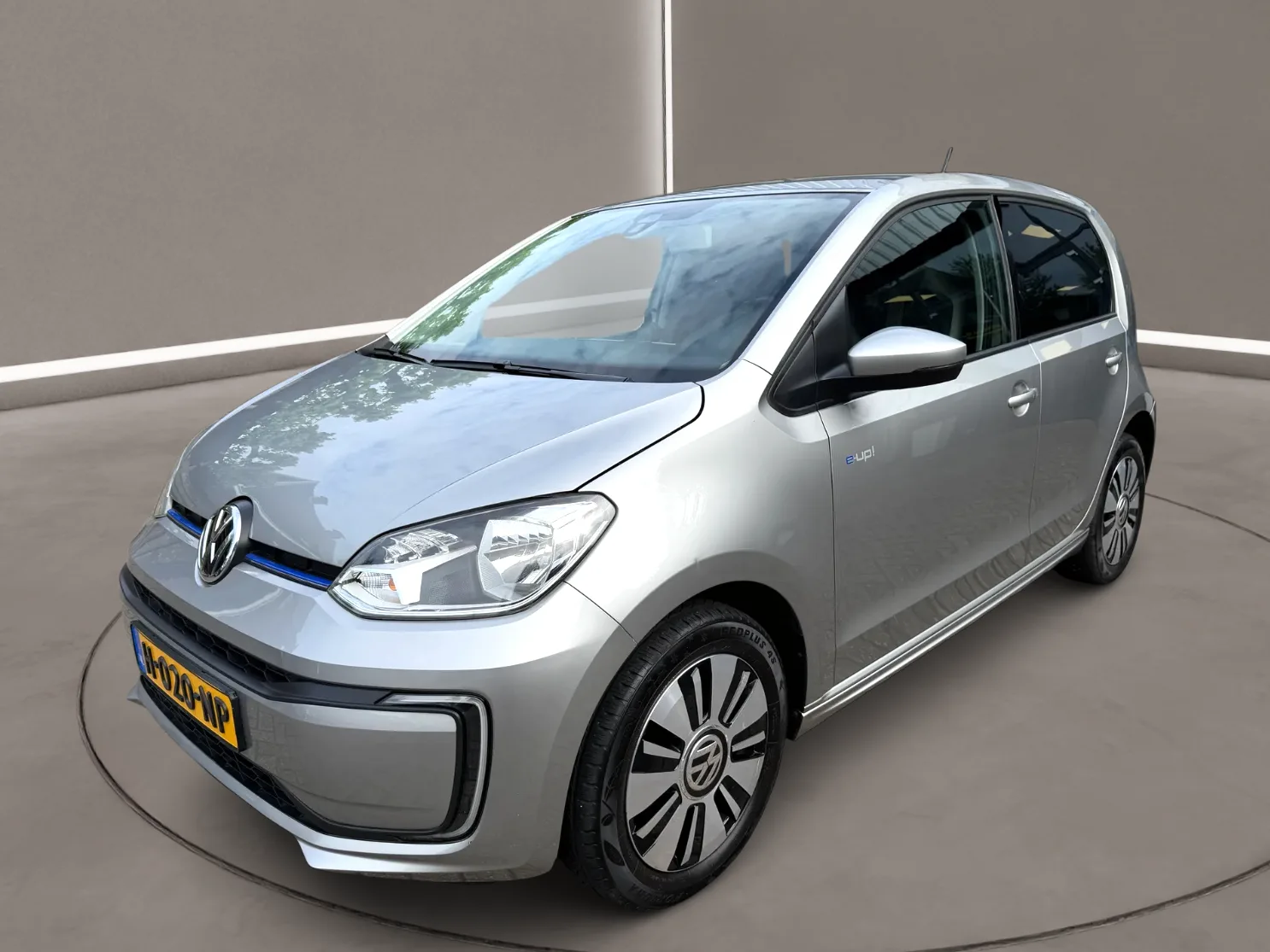 Volkswagen E-Up! (2017) — foto 1