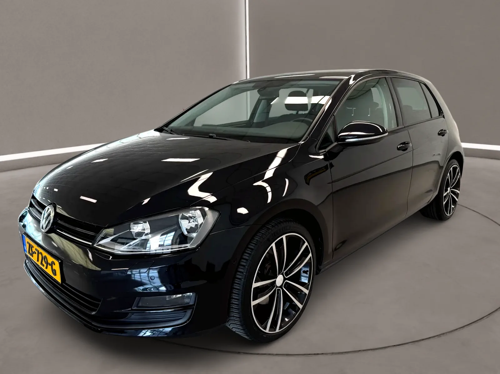 Volkswagen Golf (2013) — foto 1