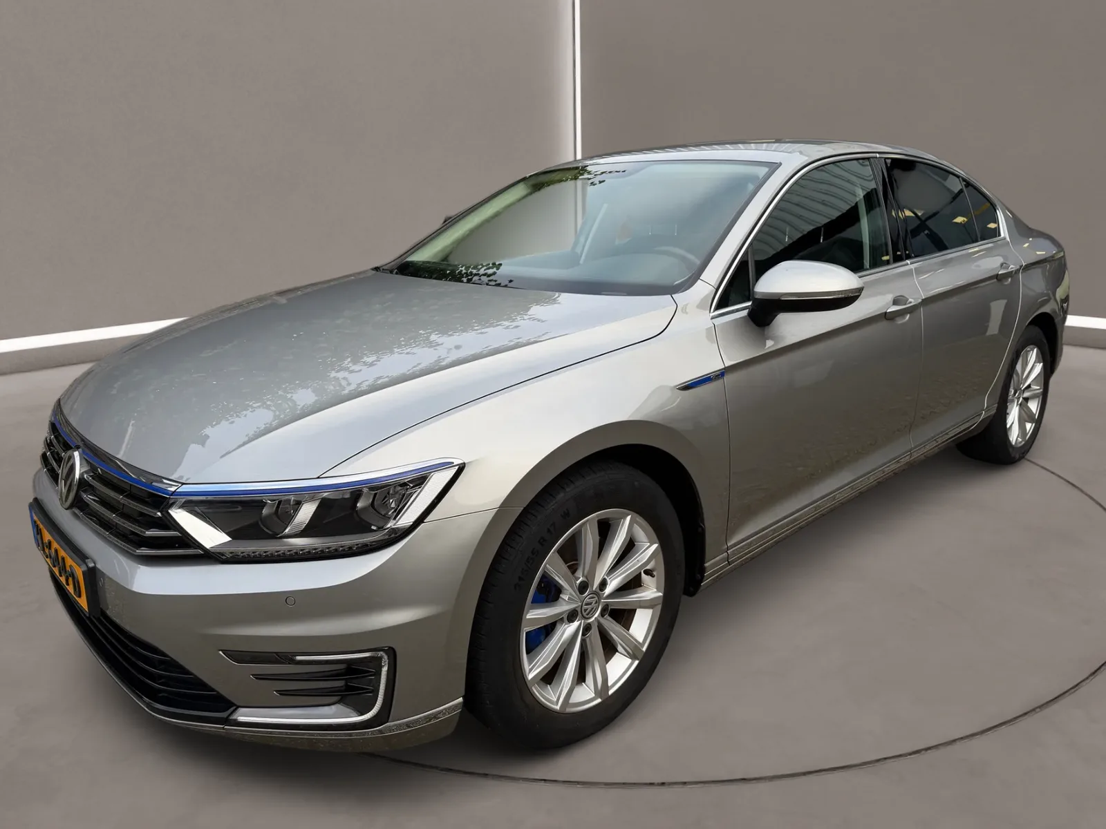 Volkswagen Passat (2016) — foto 1