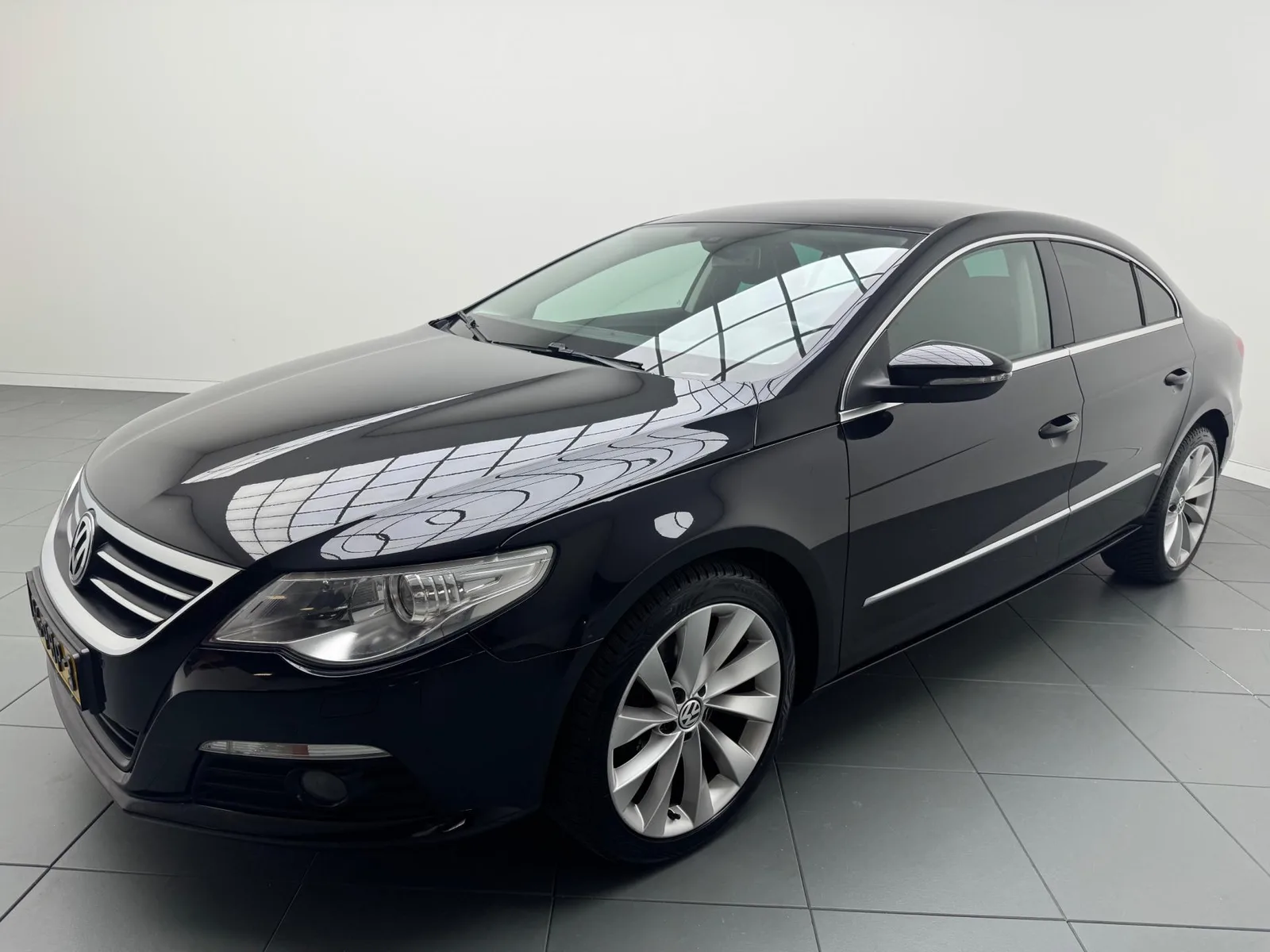Volkswagen Passat (2011) — foto 1