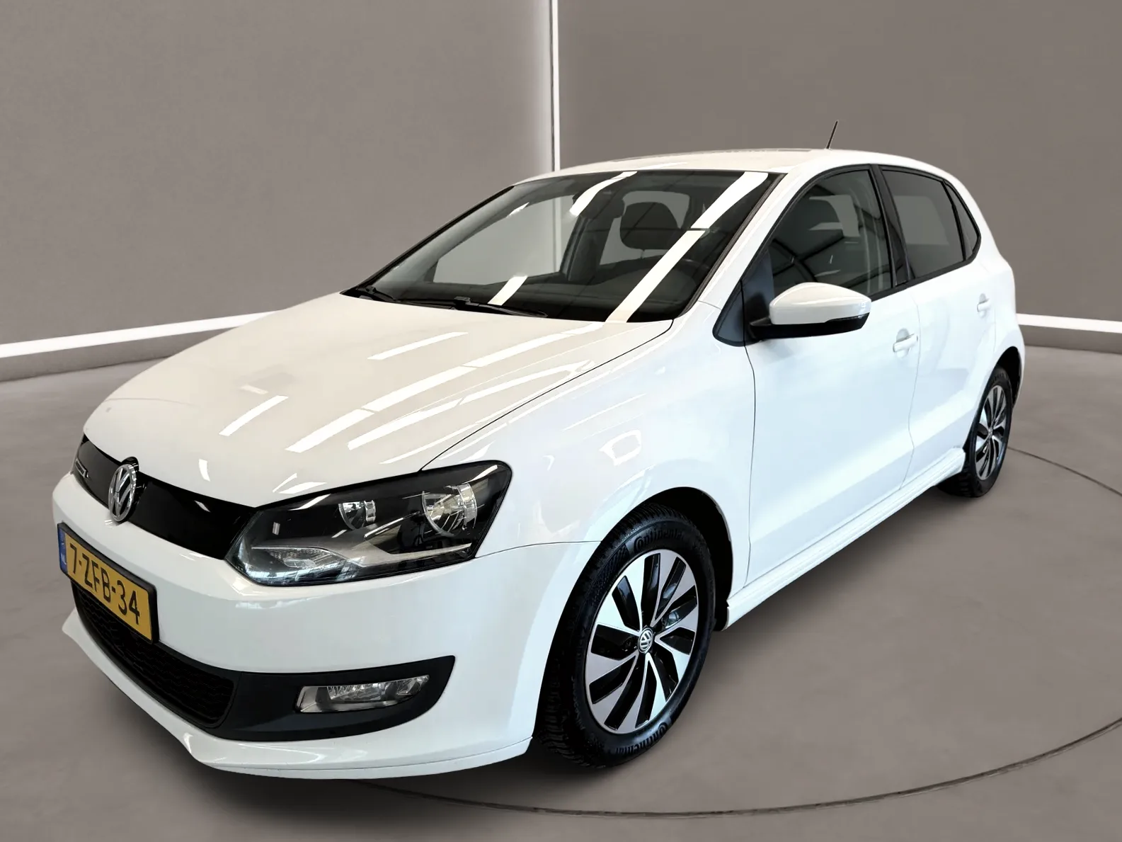 Volkswagen Polo (2014) — foto 1