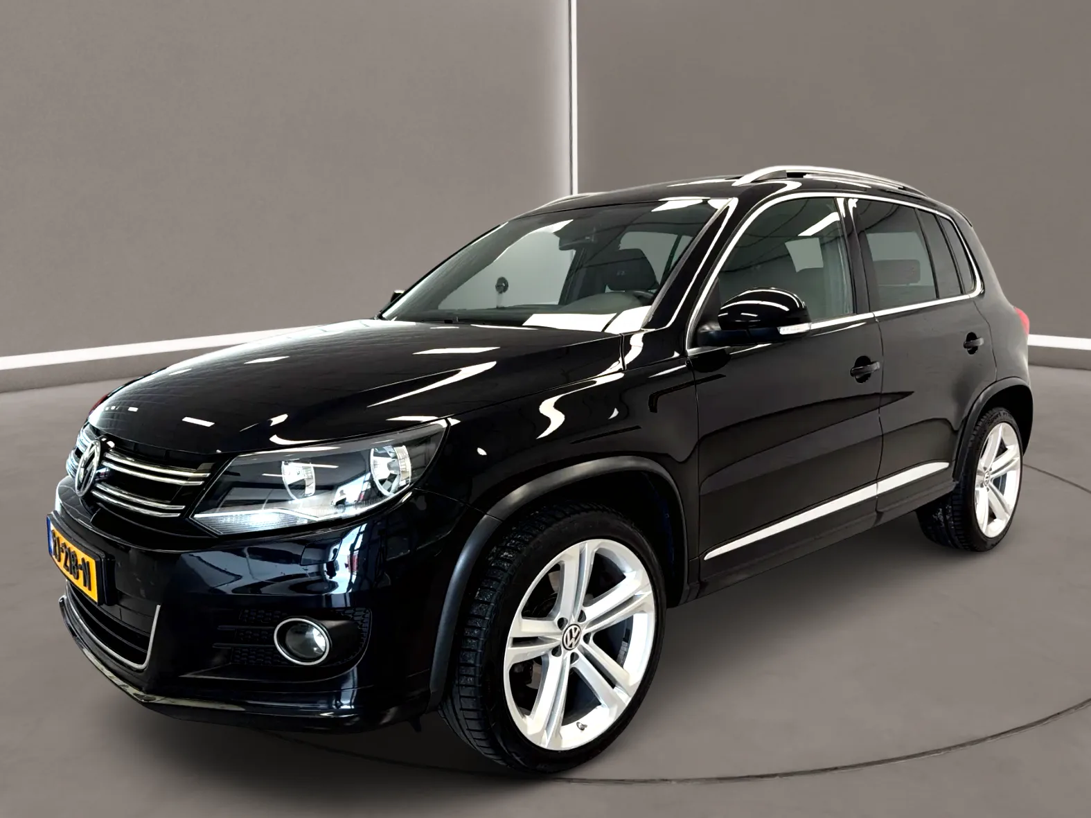 Volkswagen Tiguan (2016) — foto 1