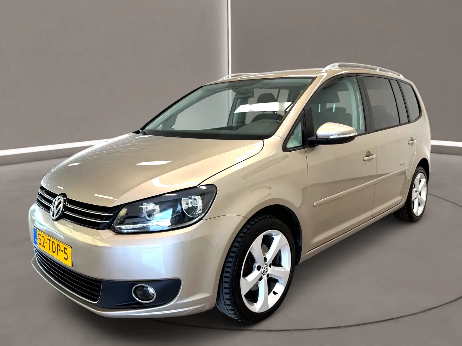 Volkswagen Touran (2012) — foto 1