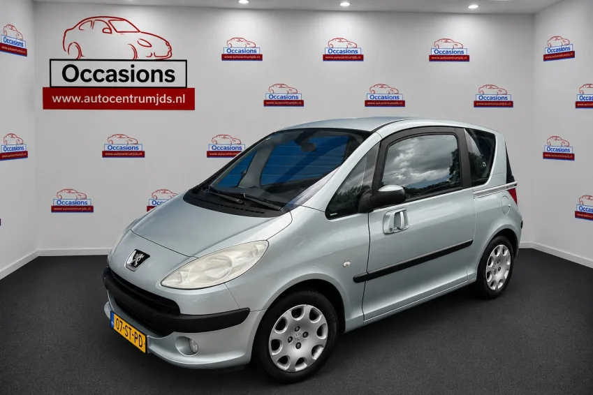 Peugeot 1007 (2006) — foto 1
