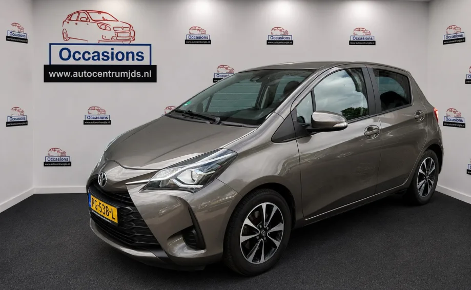 Toyota Yaris (2017) — foto 1