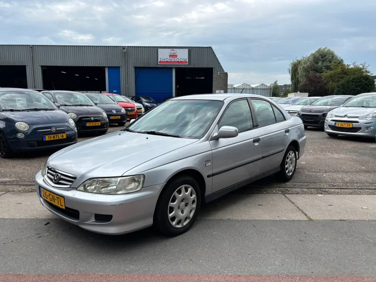 Honda Accord (2001) — foto 1