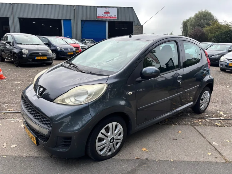 Peugeot 107 (2010) — foto 1