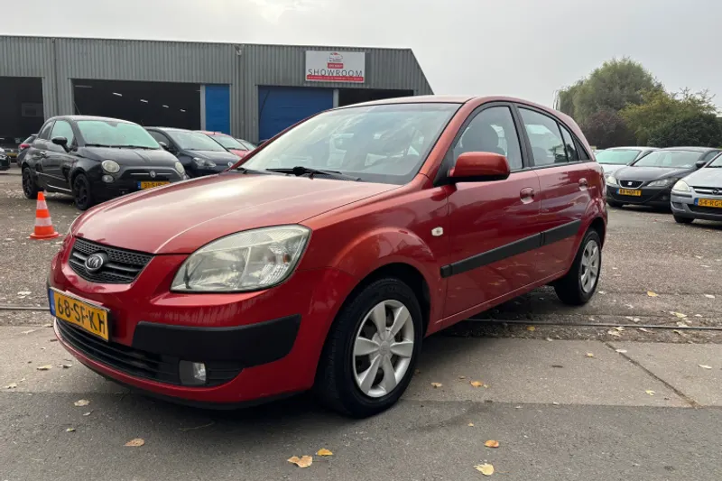 Kia Rio (2005)