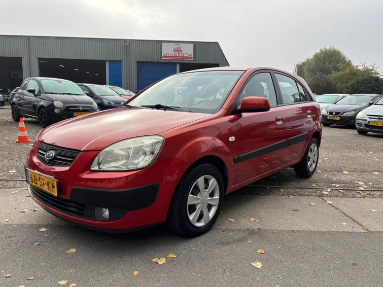 Kia Rio (2005) — foto 1