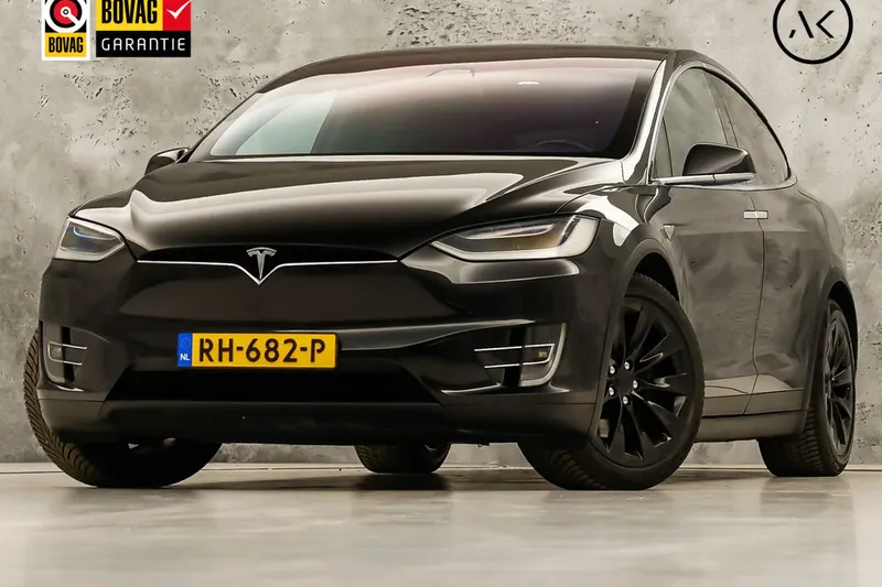 Tesla Model X (2017)