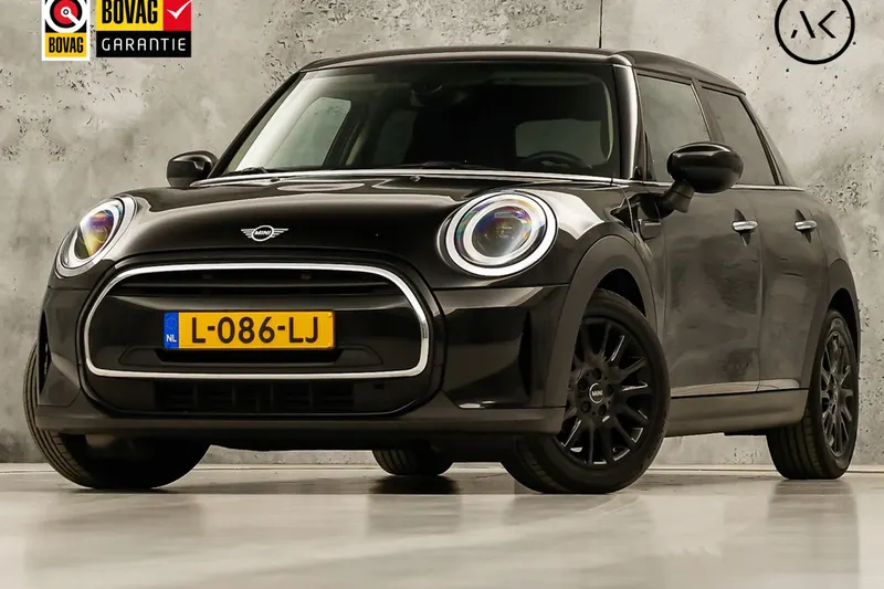MINI One (2021)