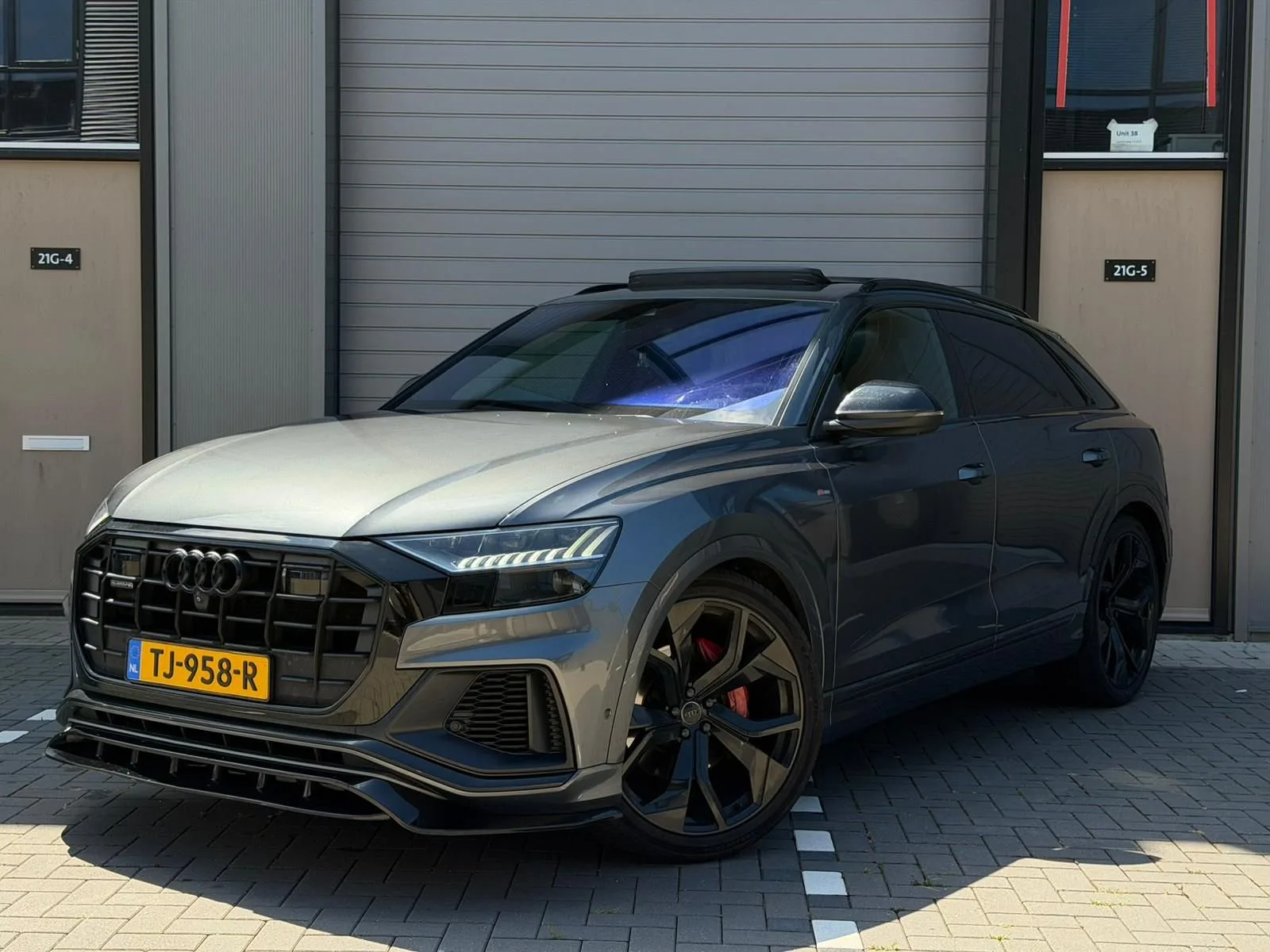 Audi Q8 (2019) — foto 1