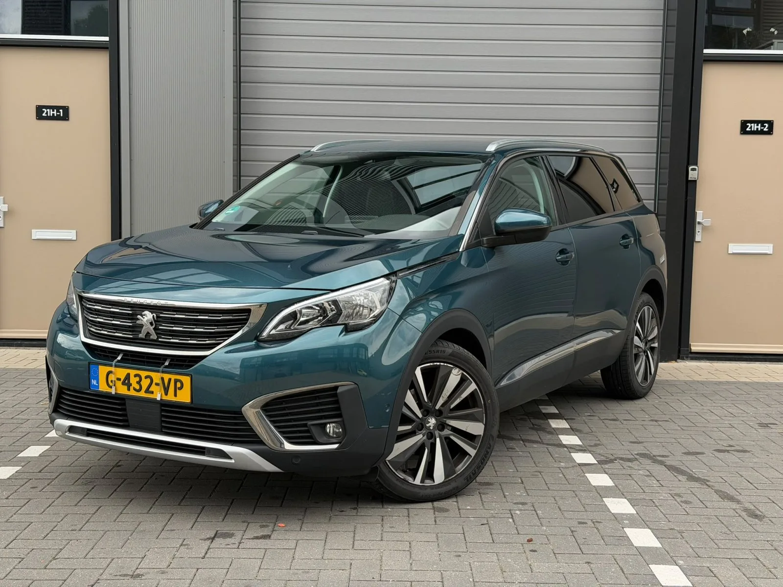 Peugeot 5008 (2020) — foto 1