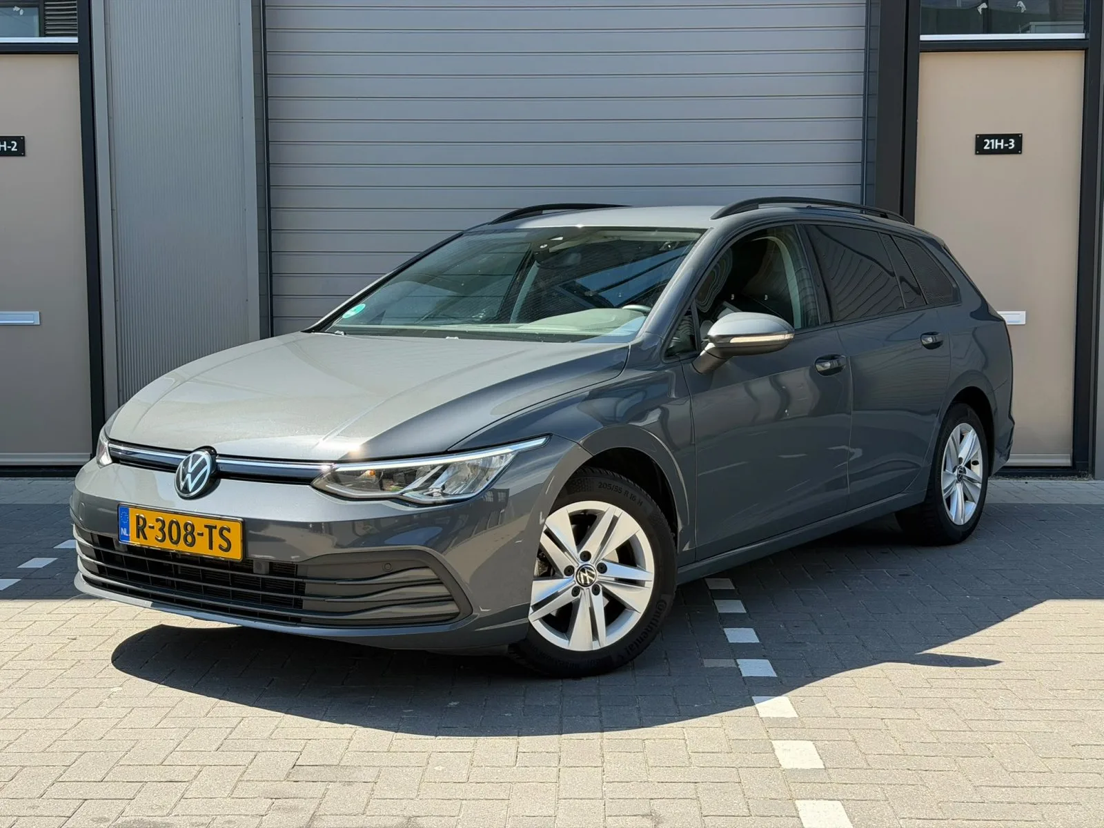 Volkswagen Golf (2022) — foto 1
