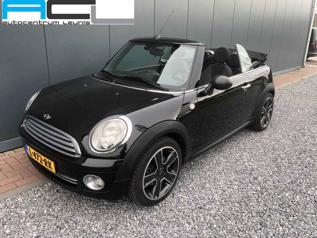 MINI Cabrio (2010) — foto 1