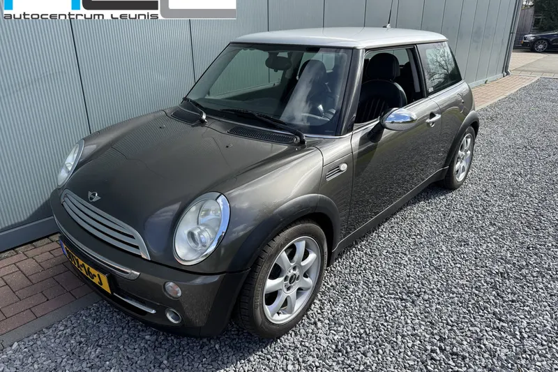 MINI Cooper (2006)