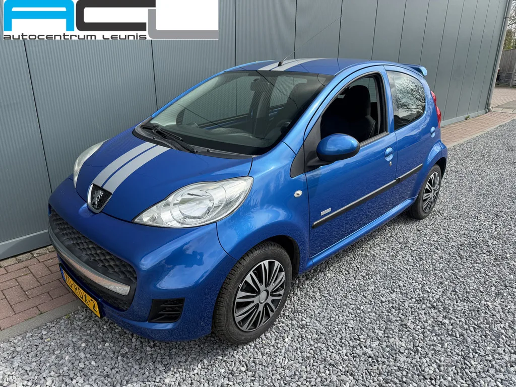 Peugeot 107 (2011) — foto 1