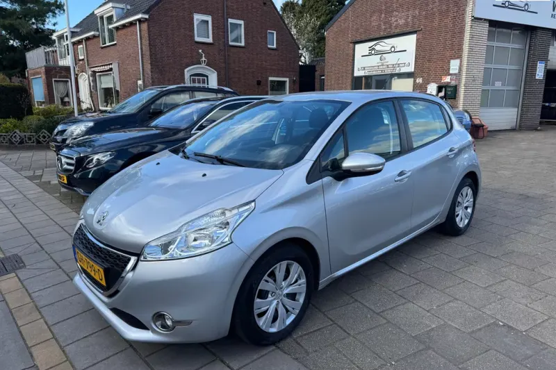 Peugeot 208 (2013)
