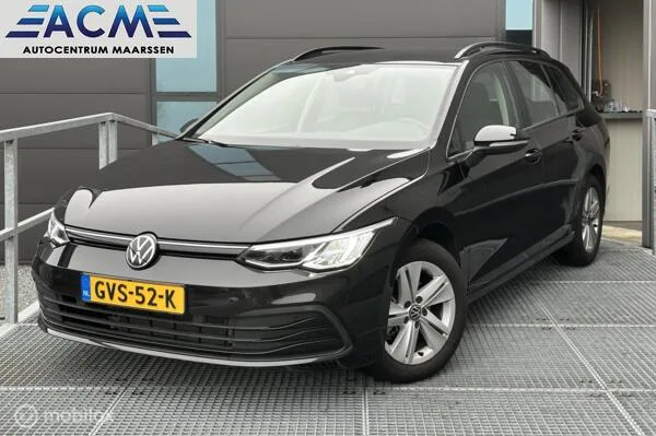 Volkswagen Golf (2024) — foto 1