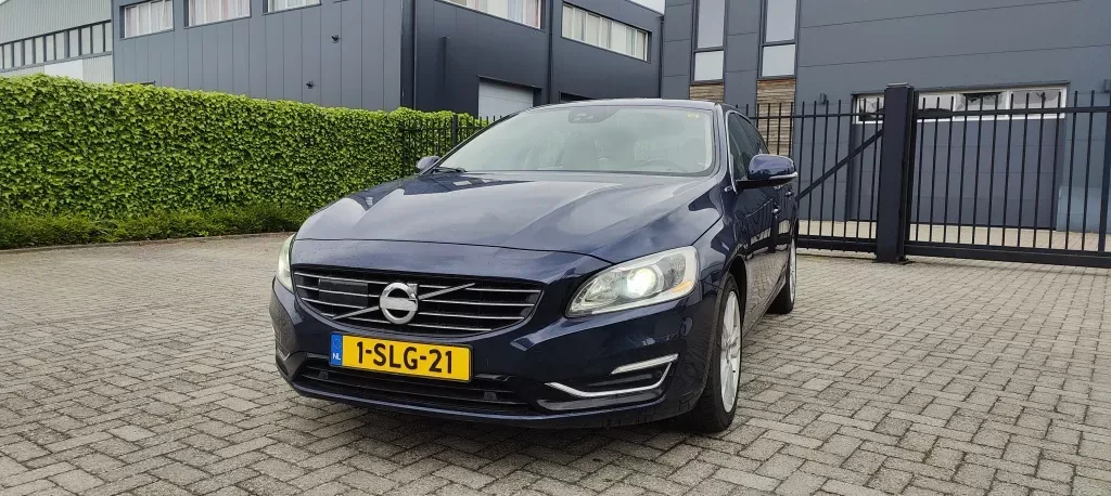 Volvo V60 (2013) — foto 1