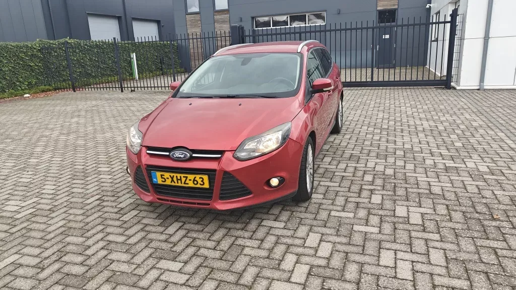 Ford Focus (2011) — foto 1