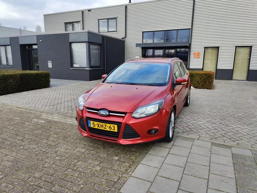Ford Focus (2011) — foto 1