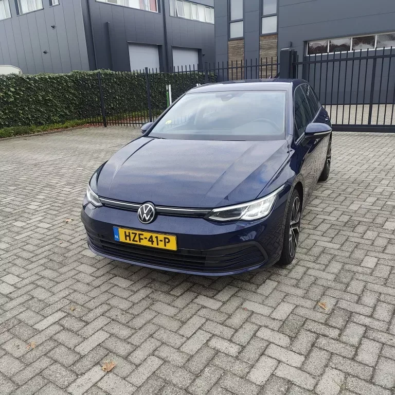 Volkswagen Golf (2020) — foto 1