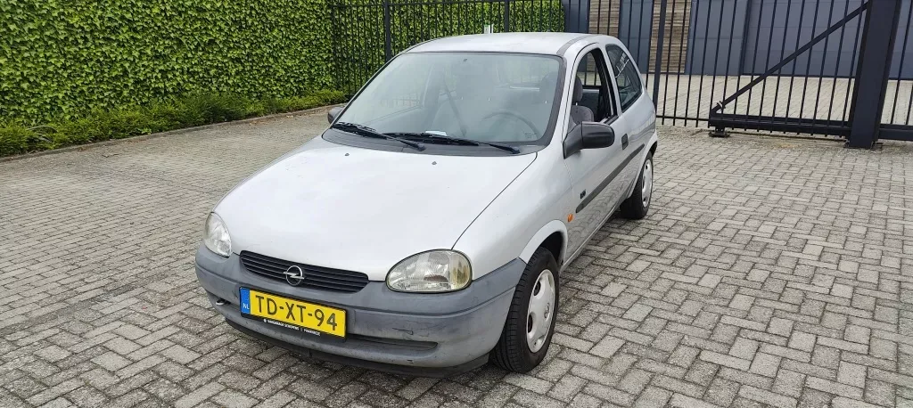 Opel Corsa (1998) — foto 1