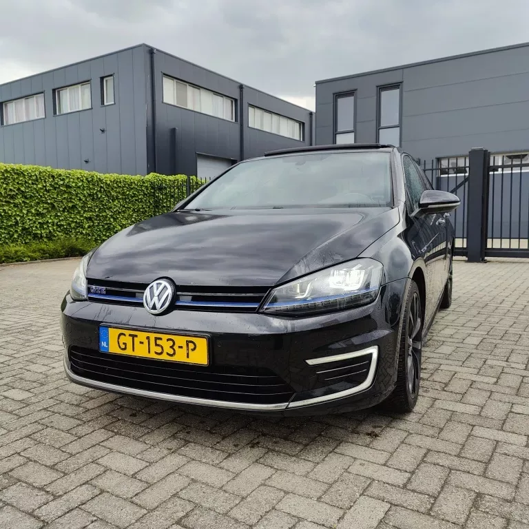 Volkswagen Golf (2015) — foto 1