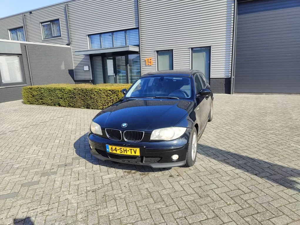 BMW 1-Serie (2006) — foto 1