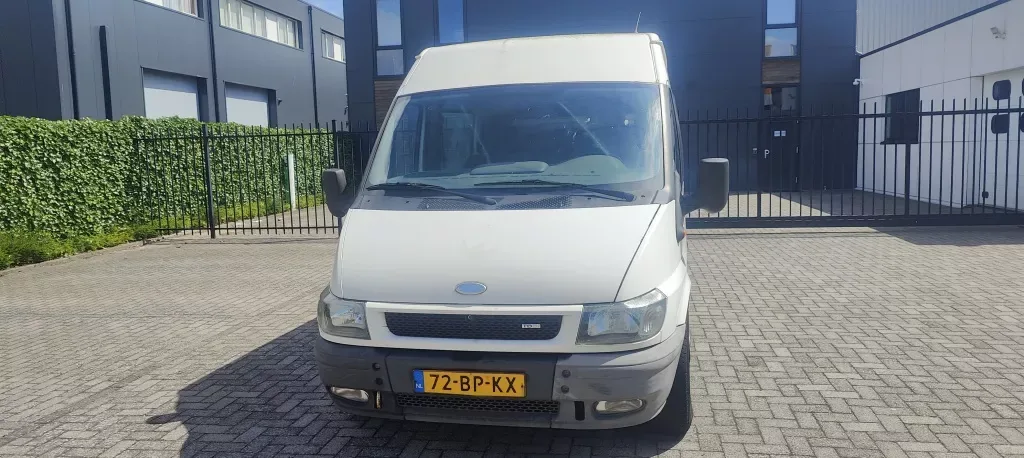 Ford Transit (2004) — foto 1