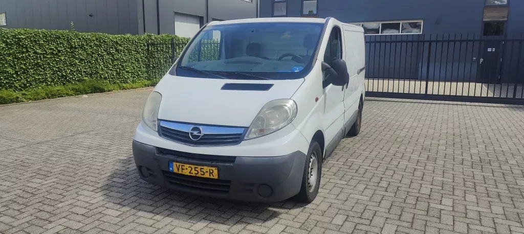 Opel Vivaro (2013) — foto 1