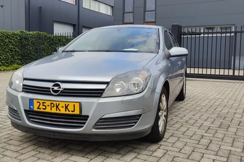 Opel Astra (2004)